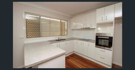 Spacious 3-Bedroom Family Home in Bundaberg North, Big Yard, Great Location! - Photo 5