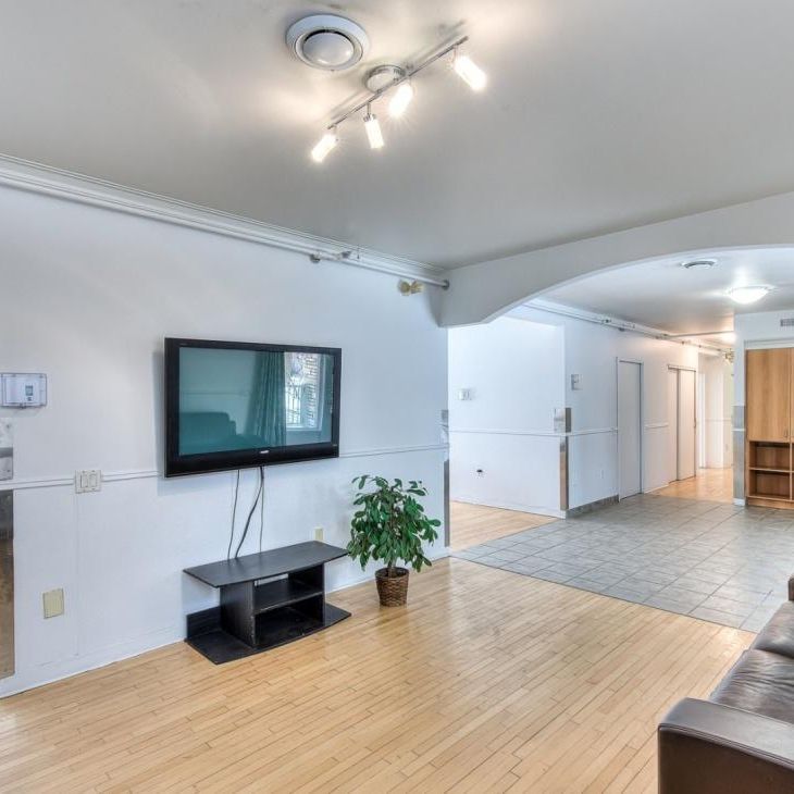 Maison de plain-pied à louer - Montréal (Ahuntsic-Cartierville) (Bois de Saraguay) - Photo 1