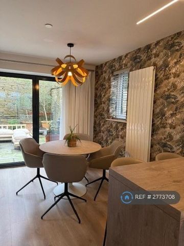 4 bedroom detached house to rent - Photo 3