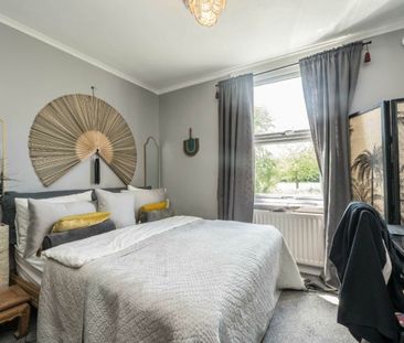 The Avenue, TW16, London - Photo 1