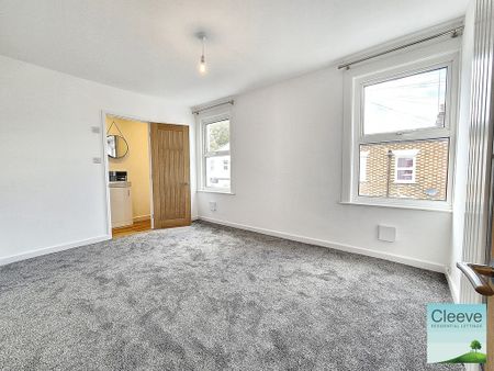 2 bed end of terrace house to rent in Hungerford Street, Cheltenham, GL50 - Photo 3