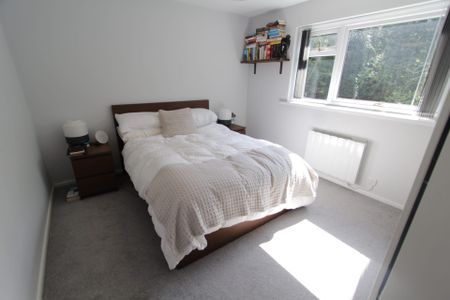 Dobbin Hill, Sheffield, S11 - Photo 2