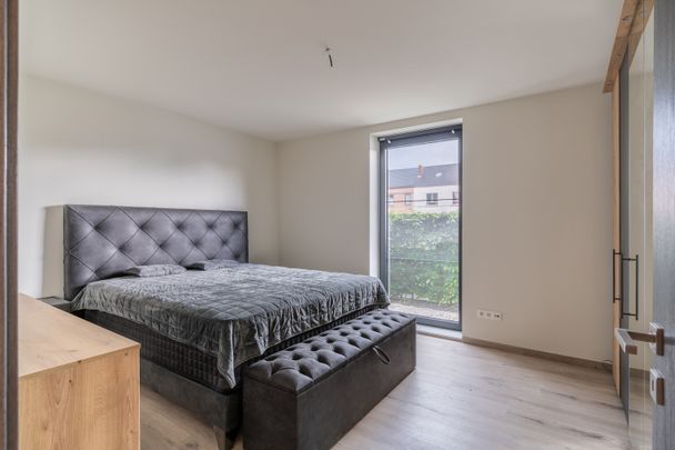 GELIJKVLOERS APPARTEMENT VAN 120 m² MET DRIE SLAAPKAMERS - UITSTEKENDE LIGGING - Photo 1