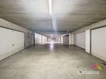 Ruim appartement van 96m² met terras, kelder en garagebox - Foto 4