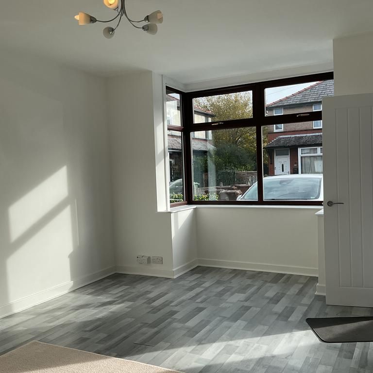 3 bedroom semi-detached house to rent - Photo 1