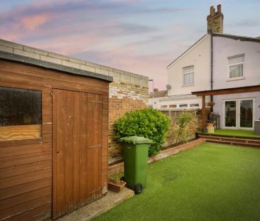 3 Bed Terraced House, Cecil Avenue, IG11 - Photo 5