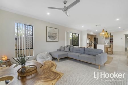 Beautiful Low Set Home - Photo 2