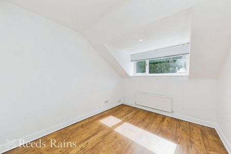 4 bedroom detached house to rent - Photo 4