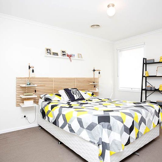 71 Francis Lane, Kensington VIC 3031 - Photo 1