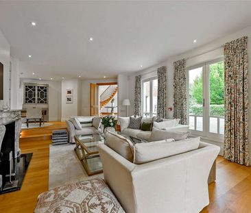 Exceptional country estate with fine equestrian facilities, outdoor... - Photo 3