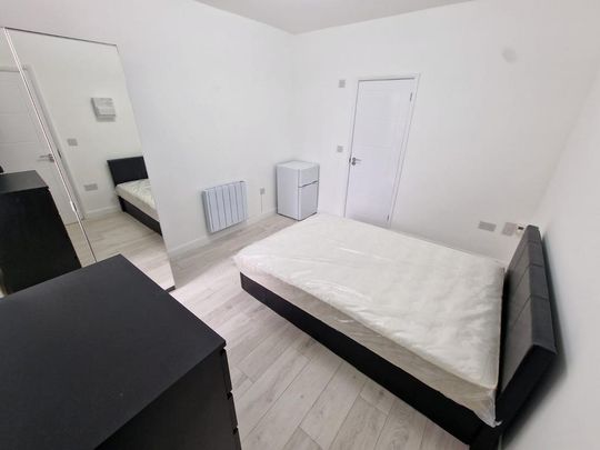 Studio to rent - Photo 1