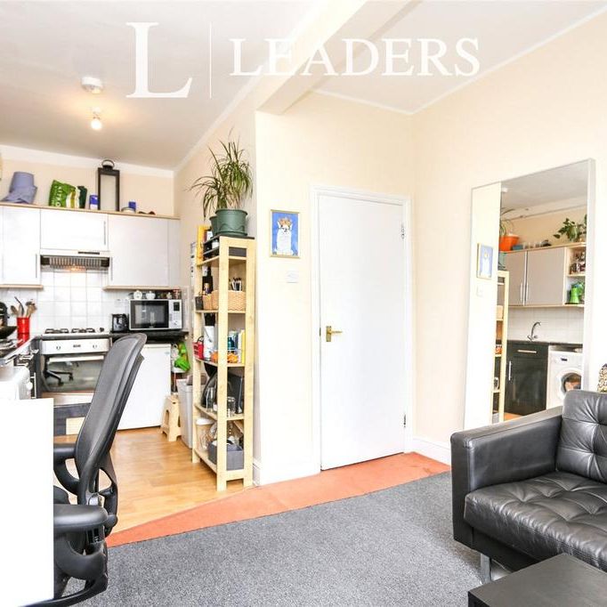 1 bedroom flat to rent - Photo 1