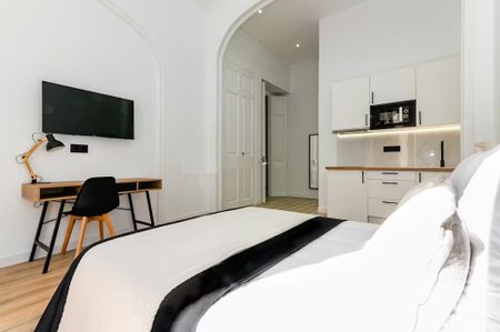 Rambla de Catalunya, Barcelona, Catalonia 08007 - Photo 2