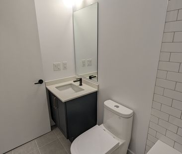 For Lease - 2450 Old Bronte Road Unit# 326, Oakville, Ontario - Photo 3