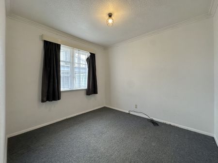 3-Bedroom Home in Upper Hutt - Photo 5