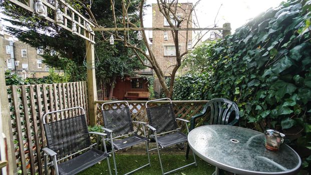 Southborough Road – Room 3 - Photo 1