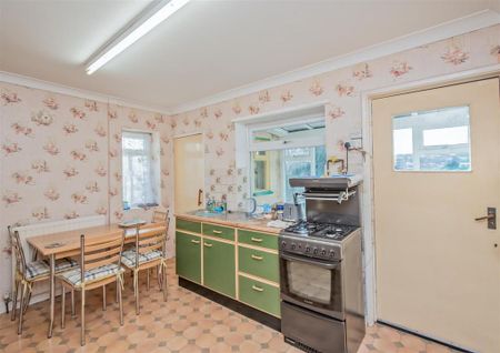 2 bedroom detached bungalow to rent - Photo 5