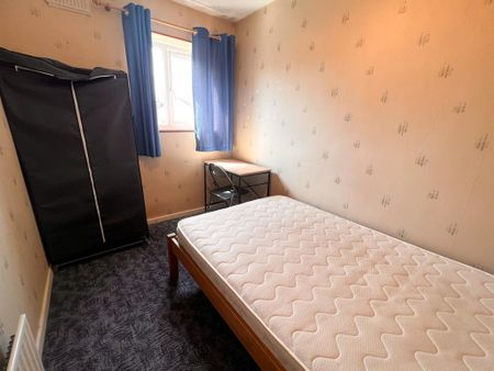 3 bedroom terraced house to rent - Photo 4