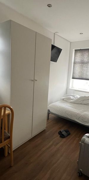 STUDIO FLAT IN NEASDEN, NW2 - Photo 1