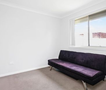 Immaculate and Convenient Two Bedroom Villa - Photo 4