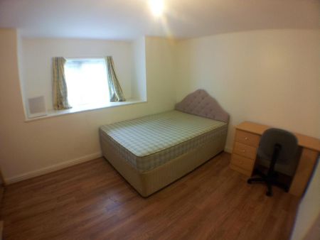2 bedroom flat to rent - Photo 4