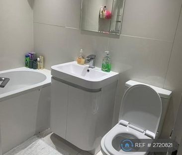 1 bedroom in a house share to rent - Photo 5