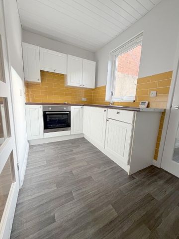 118 Ebor Street, BT126NQ, Belfast - Photo 2