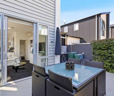 Hobsonville, 2 Bedrooms, $720 - Photo 1