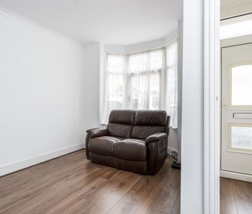2 bedroom house to rent Ward Road, Southsea, PO4 - Photo 1