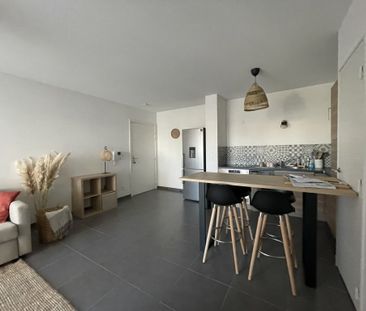 Location Appartement 2 pièces 43m² BANDOL 83150 - Photo 3