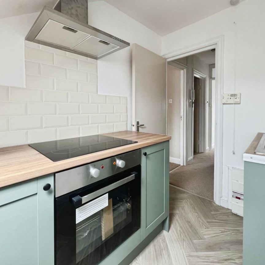 1 bedroom Flat To Let - Photo 1