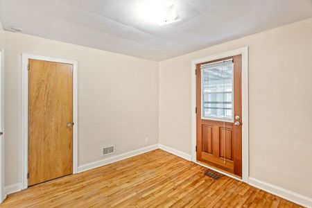 For Lease - 359 Dominion Avenue Unit# 2, Carlingwood - Westboro and Area, Ontario - Photo 2