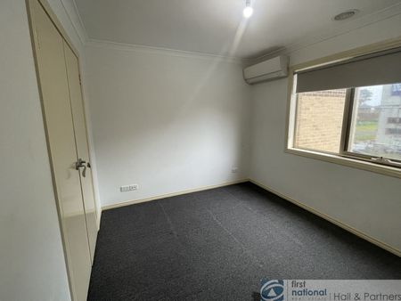 Three bedroom unit! - Photo 3