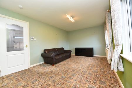 17 Islabrae, Keith, AB55 5JT - Photo 3