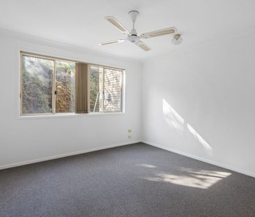 Duplex on quiet street only moments to the Currumbin Beach - Photo 2