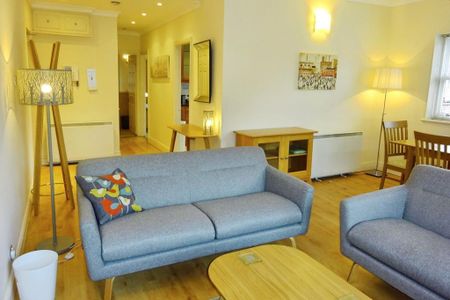 2 bedroom flat to rent - Photo 2