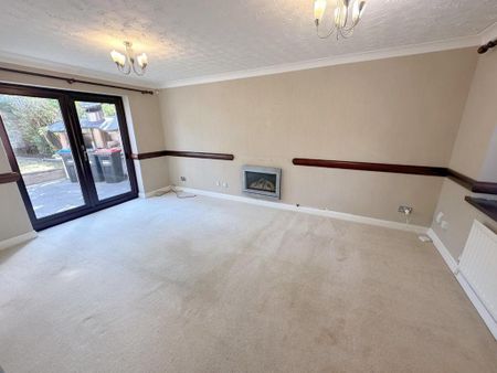 4 bedroom detached house to rent - Photo 2