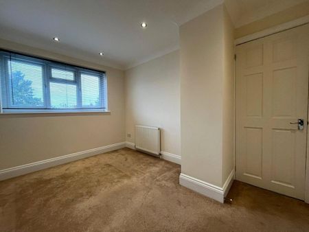 3 bedroom semi-detached house to rent - Photo 3