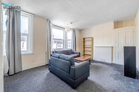 4 bedroom end of terrace house to rent - Photo 2