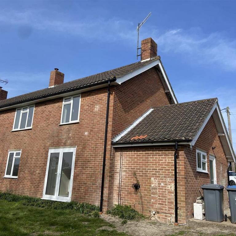 3 bedroom semi-detached house to rent - Photo 1