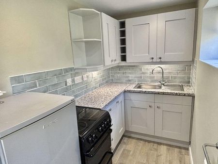 2 bedroom detached bungalow to rent - Photo 5