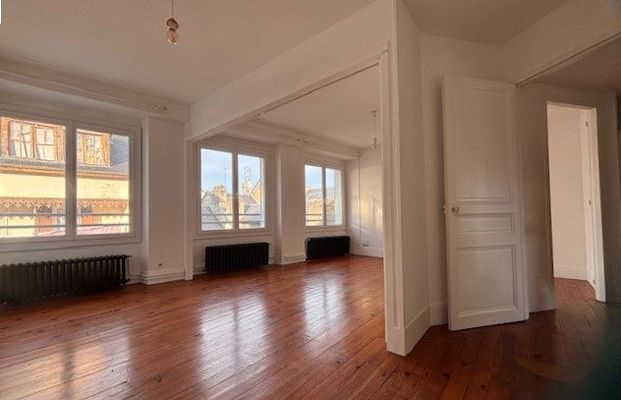 Location Appartement 2 pièces 66m² BAGNERES DE BIGORRE 65200 - Photo 1