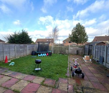 3 bedroom semi-detached house to rent - Photo 3