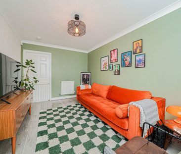 2 bedroom end of terrace house to rent - Photo 4