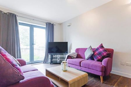 1 bedroom in a house share to rent - Photo 2
