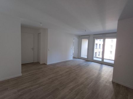 location Appartement T4 DE 76.5m² À BOBIGNY - Photo 2