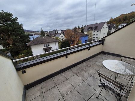 Attika-Wohnung im 2. OG - Foto 4