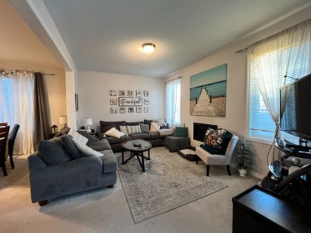 For Lease - 529 Honeylocust Avenue, Kanata, Ontario - Photo 3