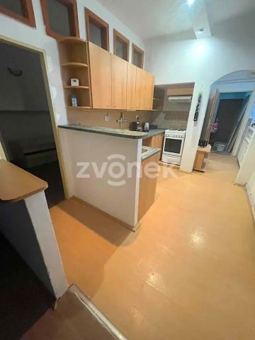 Pronájem 2+kk Zlín - centrum, ul. Zarámí - Fotografie 3
