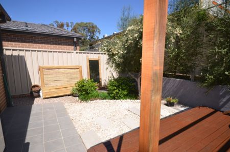 Modern 2 Bedroom Home - Photo 5